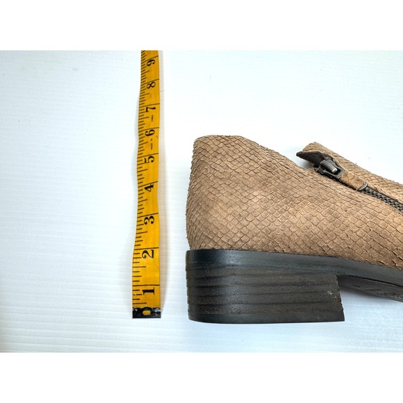Eileen Fisher Tuck2 Ankle Booties Women 9 EUC Snake Skin Leather Zip Closure - Picture 7 of 11
